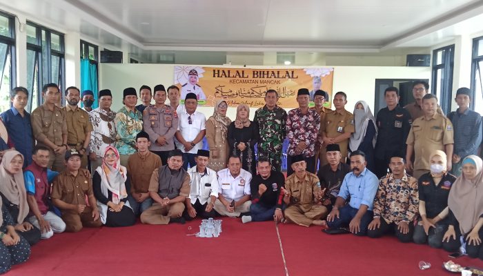 Kapolsek Mancak Hadiri Acara Halal Bihalal Kecamatan Mancak