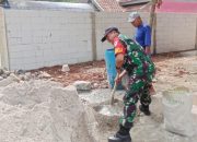 Babinsa Koramil 2304/Anyer, Karbak Pemasangan Konblok