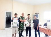 Babinsa Koramil 2305/Cinangka, Bintahwil Pendampingan Pendistribusian Beras