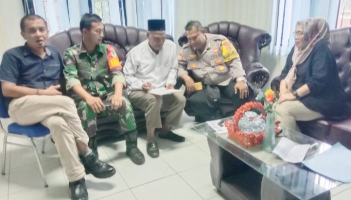 Babinsa Koramil 2301/Cilegon, Komsos Membahas Tentang Kegiatan Siskamling