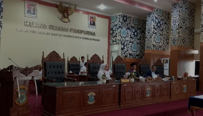 Lusje Anneke Tambalujan Hadiri Rapat Paripurna DPRD yang ke 15 Masa Persidangan ll Tahun 2024