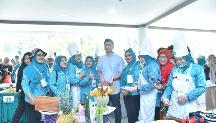 PKK Bangka Berpartisipasi dalam Peringatan HUT ke-44 Dekranas dan HKG ke-52 PKK di Solo