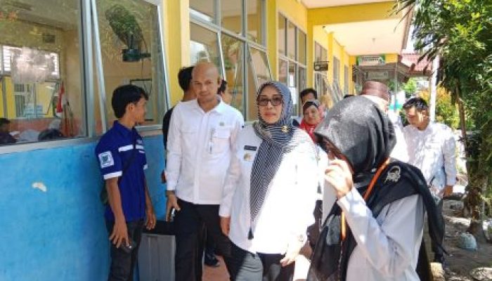 Pj Wali Kota Tinjau Pelaksanaan Ujian Nasional Di SD Negeri 20 Pangkalpinang