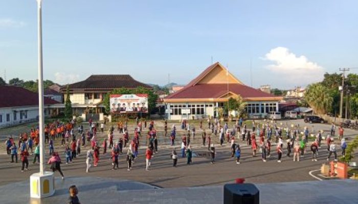 Lusje Anneke Tabalujan Pj Walkot Pangkalpinang Laksanakan SKJ bersama ASN dan PHL