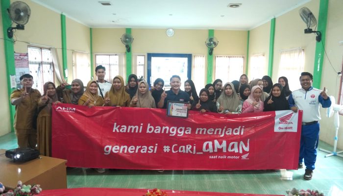 Sasar Desa Renggiang, Honda Babel Berikan Edukasi #Cari_Aman Berkendara