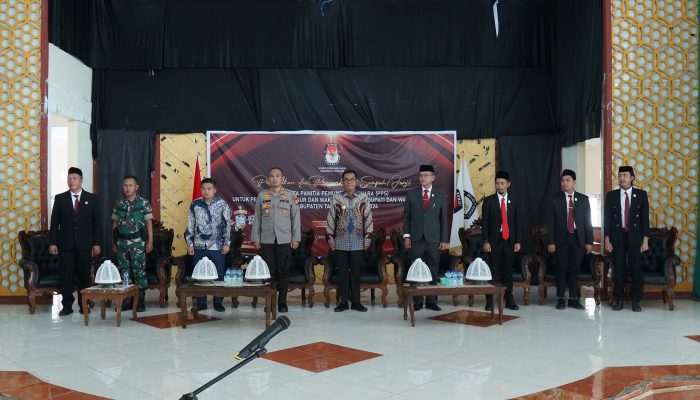 Dr. Setiawan Aswad Pj Bupati Takalar Hadiri Pelantikan Anggota PPS