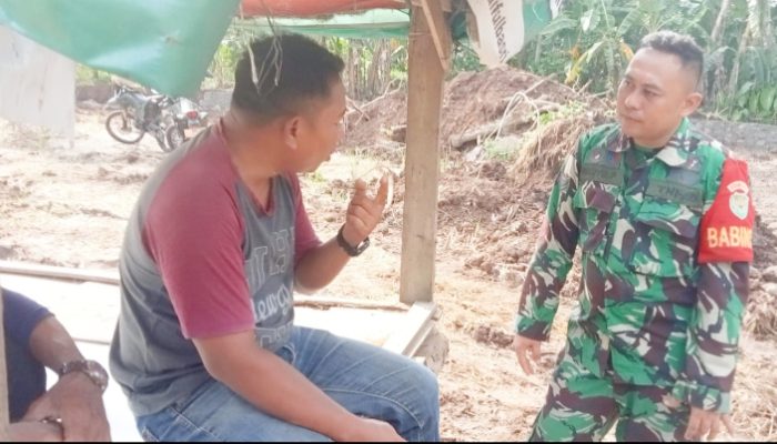 Babinsa Koramil 2305/,Cinangka, Komsos Membahas Tentang Ketertiban Wilayah