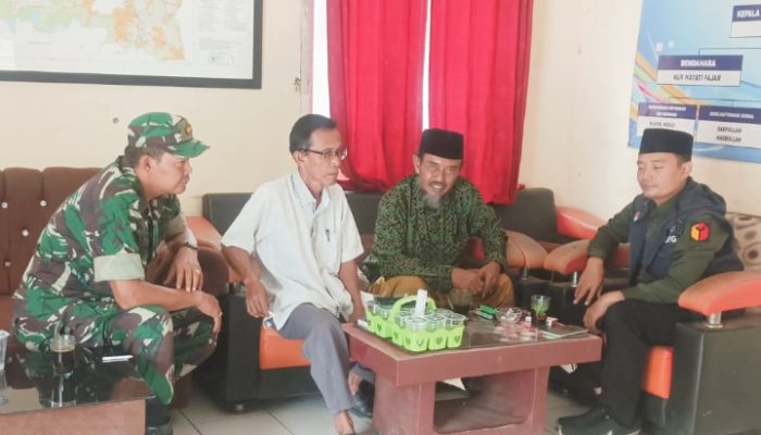 Babinsa Koramil 2306/Mancak, Komsos Membahas Program Perbaikan Jalan
