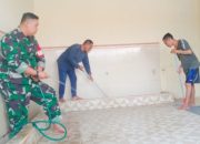 Babinsa Koramil 2302/Bojonegara, Karbak Membantu Pembersihan Masjid