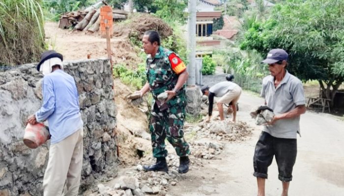 Babinsa Koramil 2307/Ciwandan, Karbak Pembangunan Tanggul Penahan Tanah
