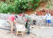 Babinsa Koramil 2307/Ciwandan, Karbak Pemasangan Konblok