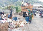 Babinsa Koramil 2303/Pulomerak, Karbak Pembersihan Sampah