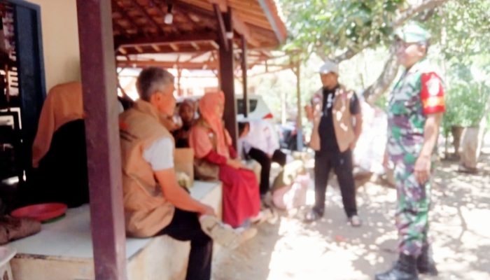 Babinsa Koramil 2305/,Cinangka, Komsos Membahas Tentang Rencana Kegiatan Simulasi