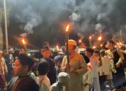Rayakan Tahun Baru Islam 1446 Hijriah, Mahasiswa KKN IAIN SAS Babel dan Warga Desa Kurnia Jaya Gelar Pawai Obor 