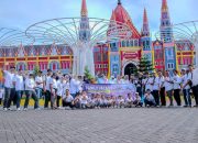 Keseruan Liburan Bareng Keluarga Besar Haji Rusbad Nikmati Wisata di Jabar