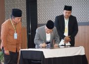 Pj Gubernur Banten Al Muktabar Dampingi Wapres Ma’ruf Amin Tendatangani Prasasti Kresek Sebagai Kampung Santri