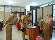 Pantau Kehadiran Pegawai, Pj. Bupati Takalar Sidak ke beberapa Kantor