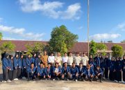 Upacara Bendera Hari Senin di SMKS Handayani Manggar
