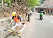 Babinsa Koramil 2307/Ciwandan, Karbak Pembersihan Gorong-Gorong