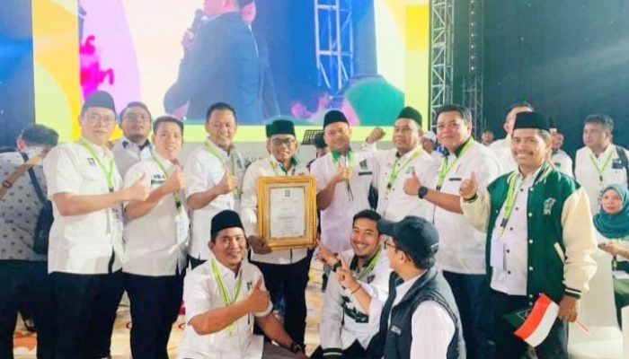 Raup Suara Terbanyak di Banten 1 Pada Pemilu 2024, Ahmad Fauzi Raih Penghargaan dari Muhaimin Iskandar