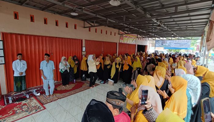 Warga Kelurahan Lebak Denok Antusias Sambut Airin Balon Gubernur Banten