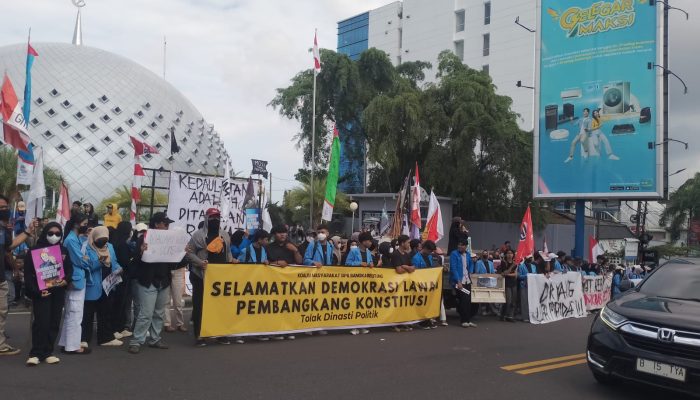 Ratusan Massa Demonstrasi di Pangkalpinang, Tuntut DPR RI Patuh pada Putusan MK