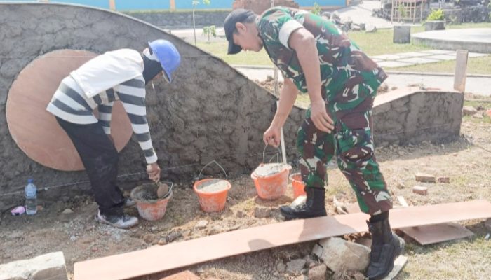 Babinsa Koramil 2303/Pulomerak, Karbak Pembangunan Pagar