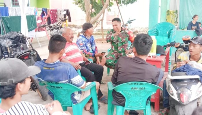 Babinsa Koramil 2303/Pulomerak, Komsos Membahas Tentang Kesehatan dan Keamanan Lingkungan