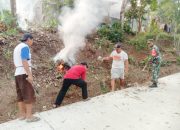 Babinsa Koramil 2304/Anyer, Karbak Pembersihan Pinggir Jalan