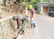 Babinsa Koramil 2307/Ciwandan, Karbak Pembersihan Saluran Air