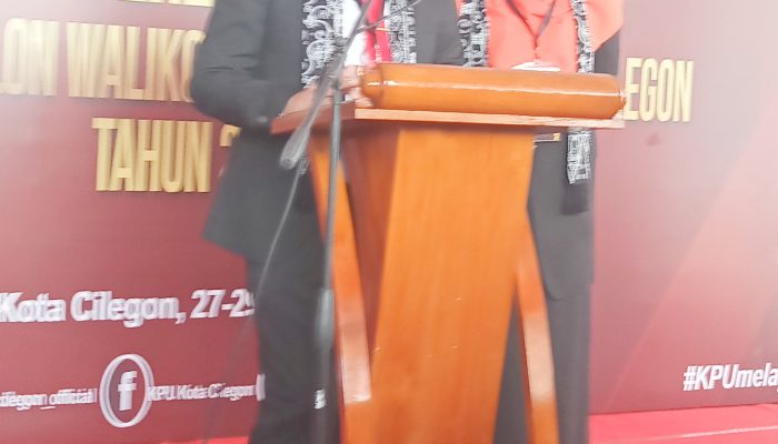 Paslon Pertama Daftar di KPU, Isro-Uyun Ikhtiar Untuk Cilegon Maju