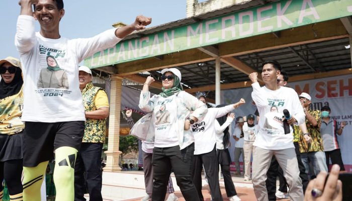 Senam Sehat Bersama Ela-Azwar Sapa Masyarakat di Kecamatan Jabung