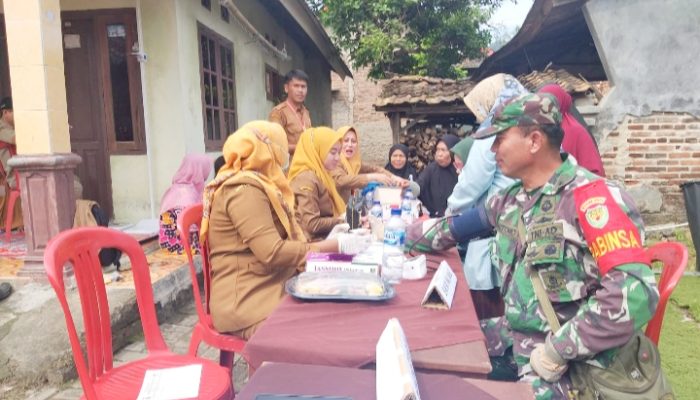 Babinsa Koramil 2304/Anyer, Puan Ter Pendataan penerimaan Beras