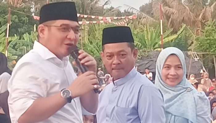 Calon Bupati dan Wakil Bupati Bersholawat Bersama Pasha Ungu Serta Masyarakat Puloampel