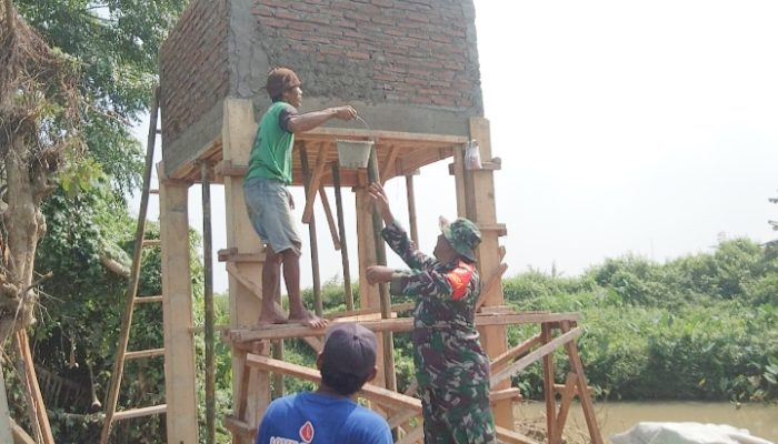 Babinsa Koramil 2304/Anyer, Karbak Pembuatan Tower Air