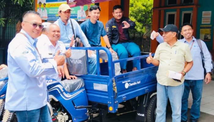 PT. Chandra Asri Memberikan Bantuan Motor Untuk Mengelola Bank Sampah
