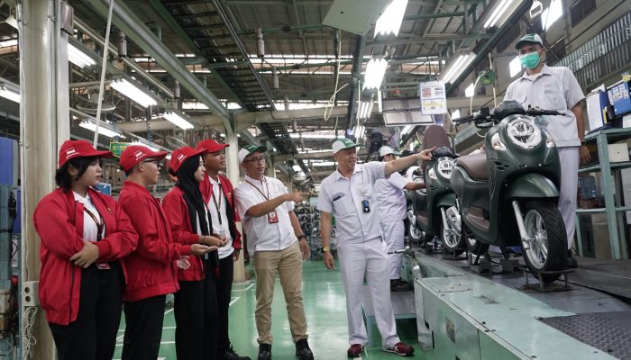 Karya Inovasi Produk Makanan Bergizi Antarkan Siswa Cerdas dari Sumatera Barat Raih Level Tertinggi AHM Best Student 2024