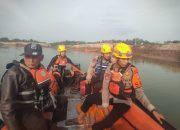 Brimob Kompi 1 Sungailiat dan Tim Gabungan Evakuasi Korban Diterkam Buaya