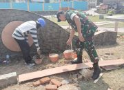 Babinsa Koramil 2303/Pulomerak, Karbak Pembuatan Gapura