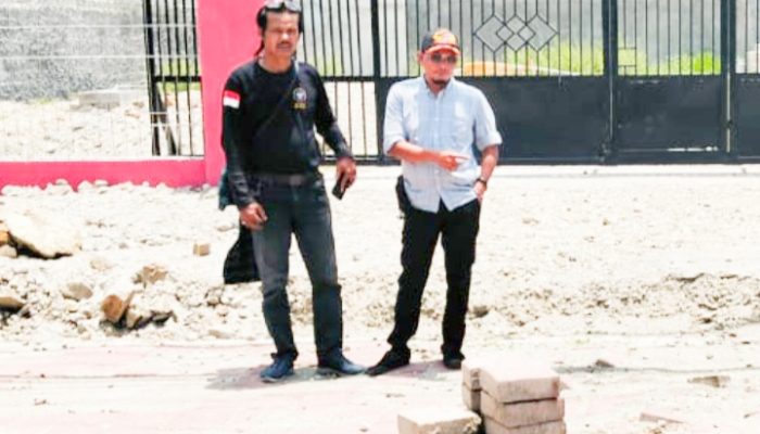 Akibat Pembangunan Proyek Albert Di Lingkar Selatan, Bahu Jalan Trotoar Rusak Parah