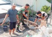 Babinsa Koramil 2301/Cilegon, Karbak Perbaikan Sarana Drainase