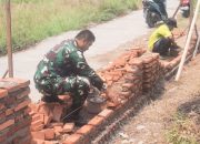 Babinsa Koramil 2302/Bojonegara, Karbak Pembangunan Pagar Sekolah