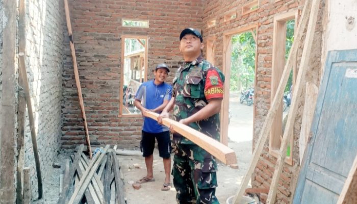 Babinsa Koramil 2306/Mancak, Karbak Perenovasian Rumah Warga