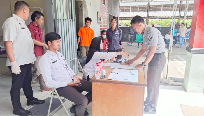 Lapas Cilegon Bukti Nyata Zona Bebas Narkoba : Petugas dan Warga Binaan Tes Urine Rutin!