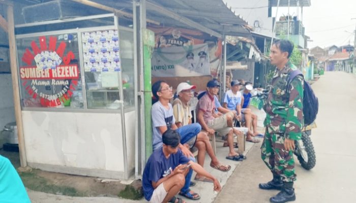 Babinsa Koramil 2307/Ciwandan, Karbak Gotong Royong Pembersihan Lingkungan