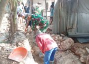 Babinsa Koramil 2303/Pulomerak, Karbak Membangun Pondasi Pagar TPU