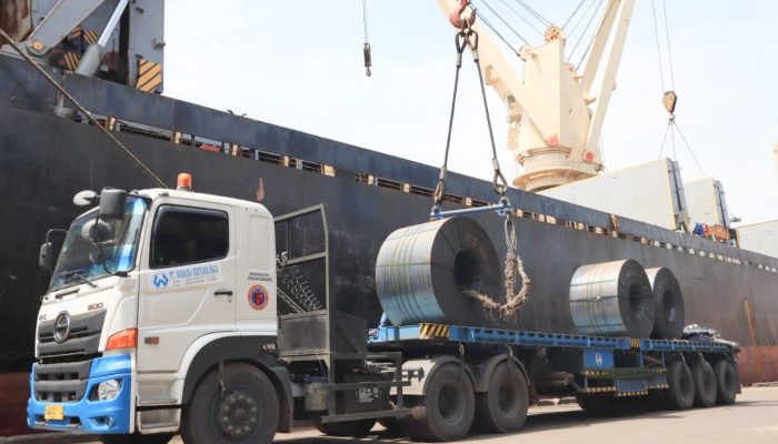 Krakatau Steel Sebagai Sektor Utama Sekaligus Memperkuat Ekosistem Industri Baja Nasional