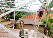 Babinsa Koramil 2305/Cinangka, Karbak Pemasangan Baja Ringan