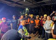 Kapolres Maros Pantau Langsung Proses Evakuasi  Dan Pencarian Mahasiswa Terseret arus Di Sungai Biseang La’boro