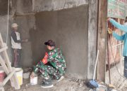 Babinsa Koramil 2304/Anyer, Karbak Perehaban Rumah Warga